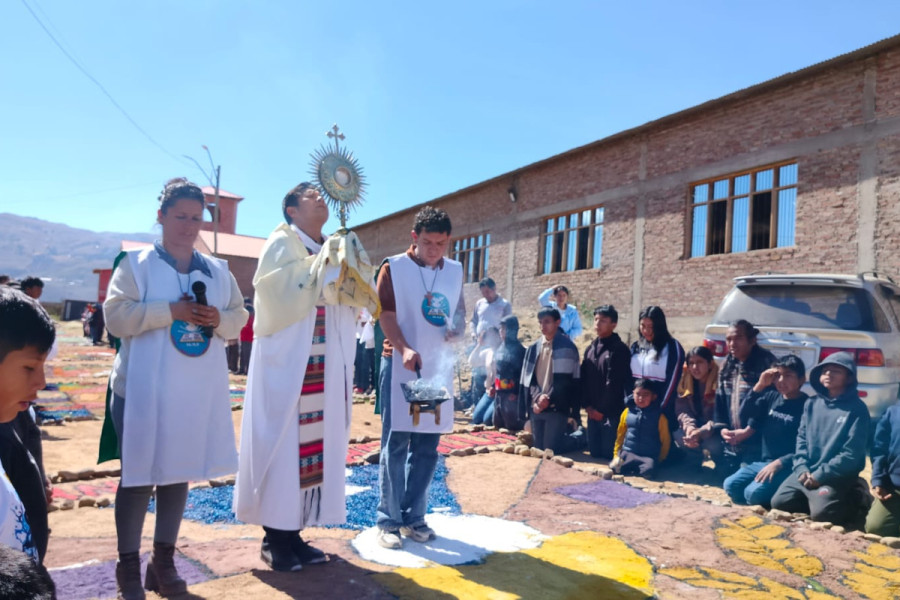 Corpus Christi: una fiesta de fe y amor eucar&iacute;stico en L&oacute;pez Rancho