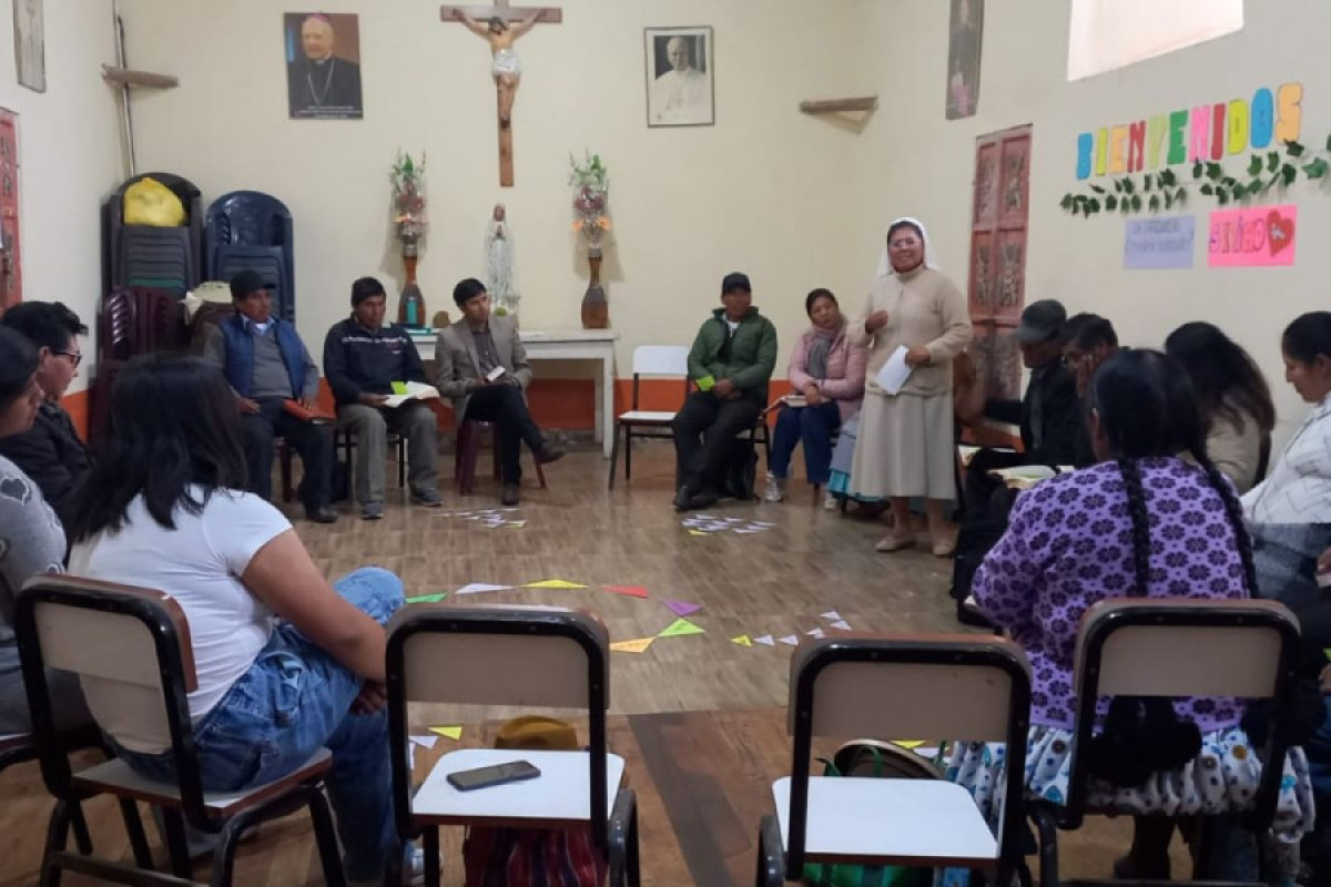 Encuentro de Catequistas en la Parroquia de Taraco, Per&uacute;